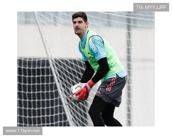 库尔图瓦：3次西甲萨莫拉奖+门将冲击金球的上限案例