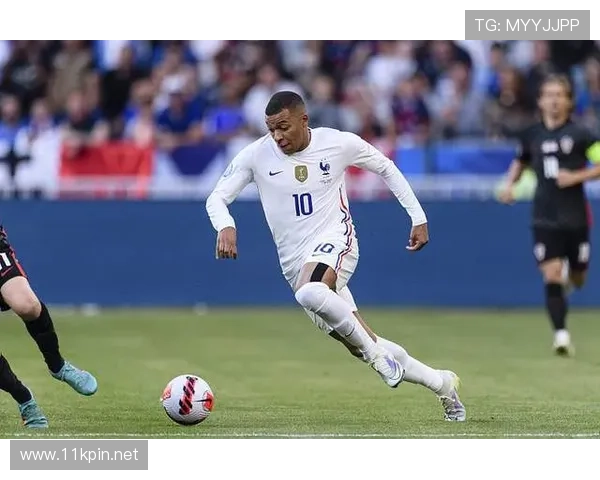 莱奥与维尼修斯:速度型边锋的两种进化路径