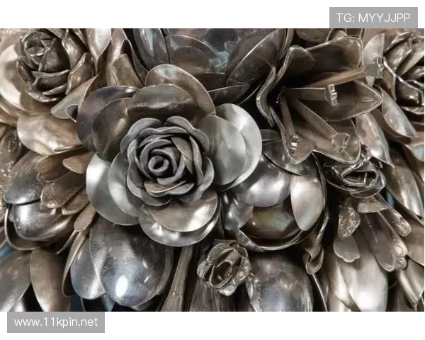 练俊杰家里阳台堆满奖牌，邻居以为他在搞金属回收