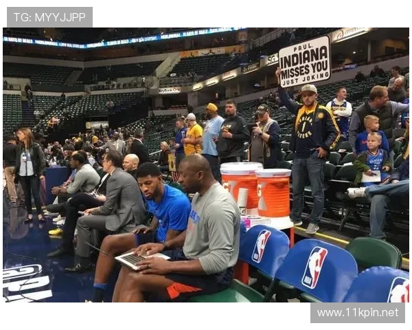 保罗·乔治穿着破T回家，门口那几辆车让我怀疑人生