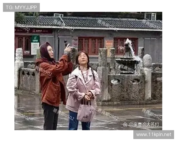 蒋林静外面光鲜到发光，回家却拎着超市塑料袋，这反差也太上头了吧